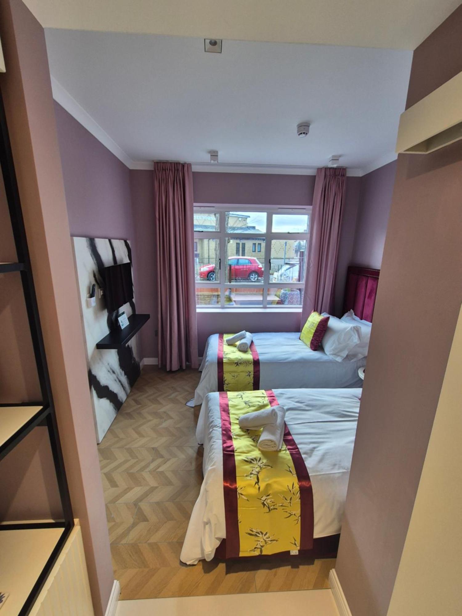 Rosemay Hotel Near London Heathrow Airport เฮส์ ภายนอก รูปภาพ