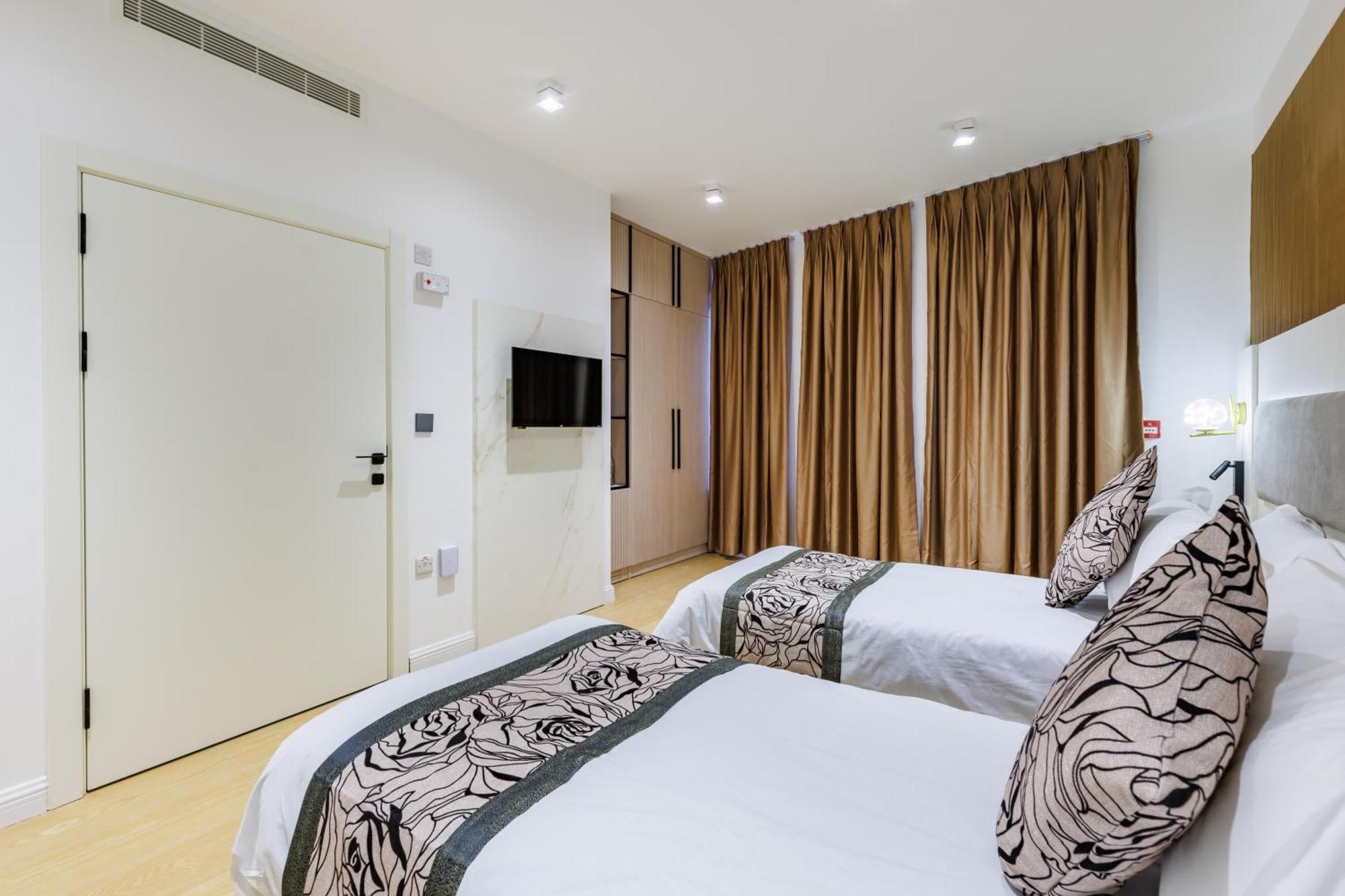 Rosemay Hotel Near London Heathrow Airport เฮส์ ภายนอก รูปภาพ