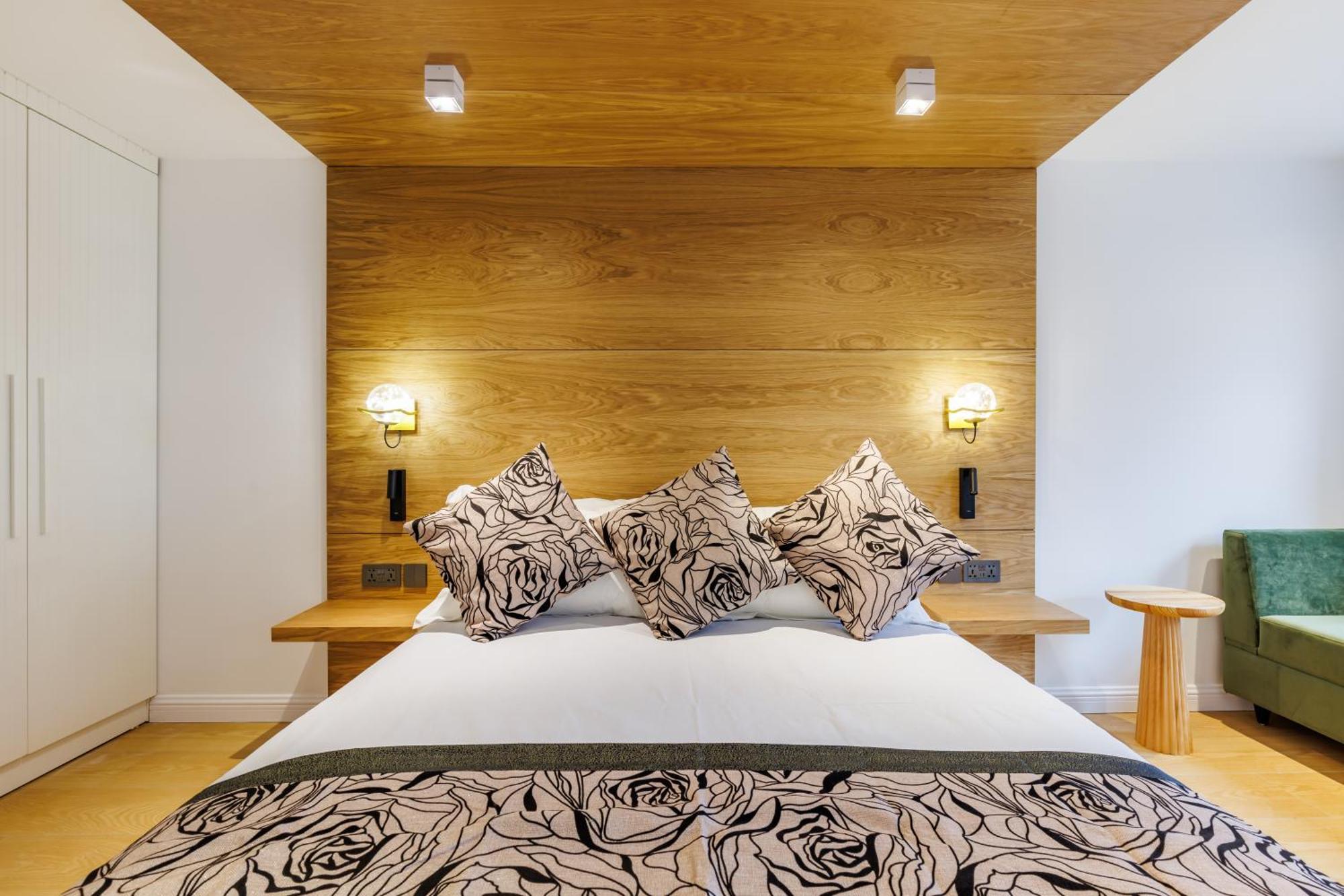 Rosemay Hotel Near London Heathrow Airport เฮส์ ภายนอก รูปภาพ