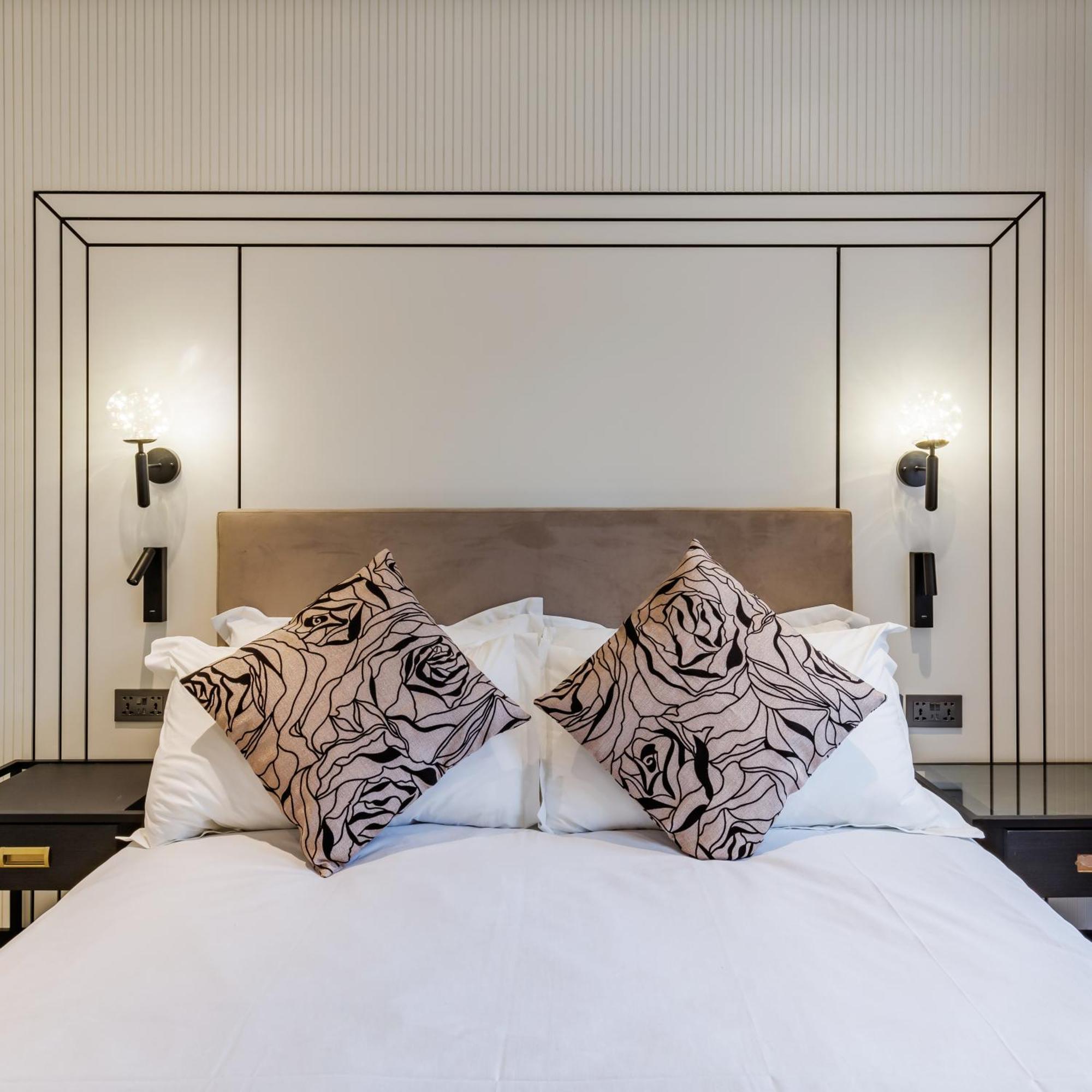 Rosemay Hotel Near London Heathrow Airport เฮส์ ภายนอก รูปภาพ