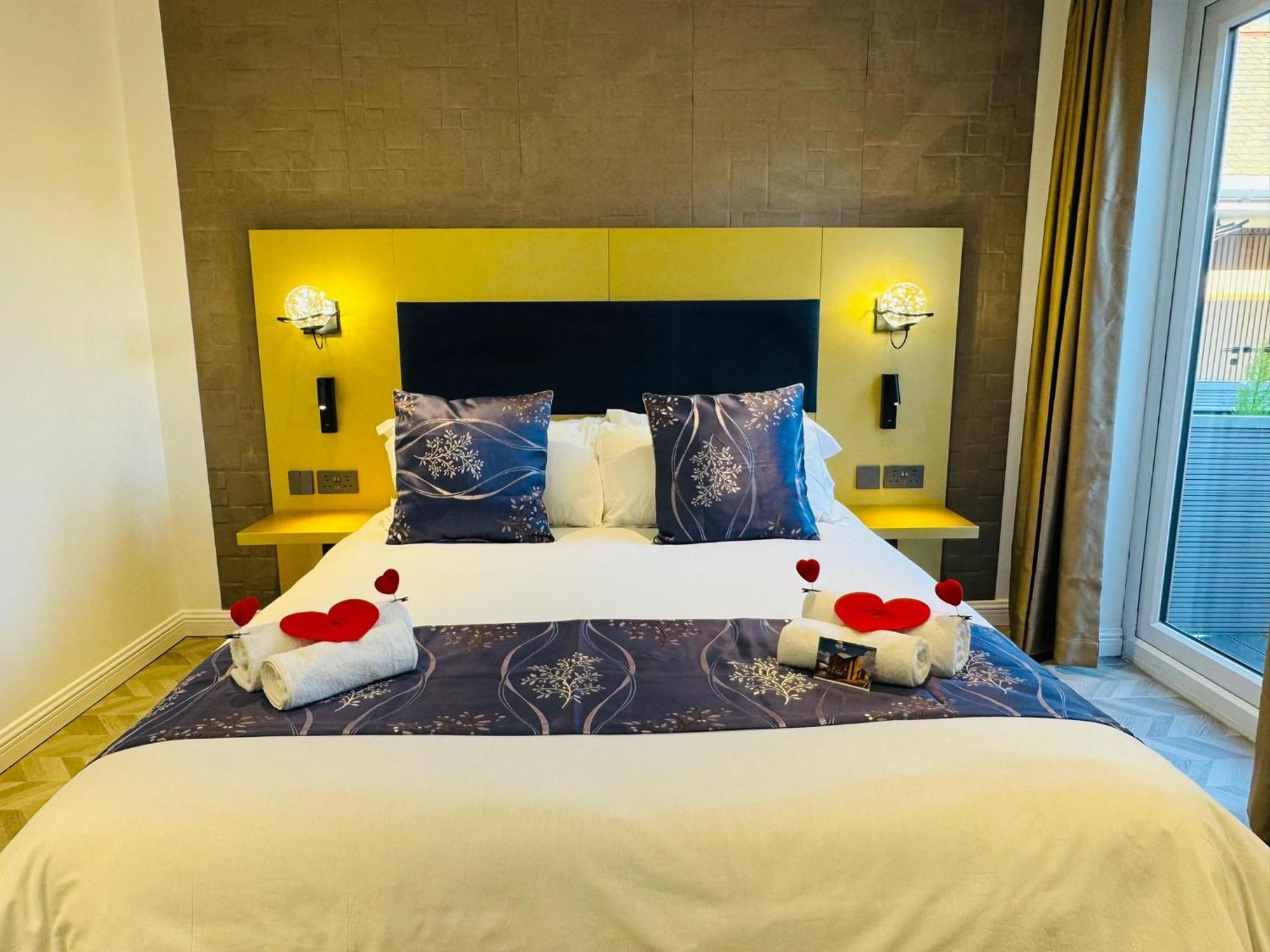 Rosemay Hotel Near London Heathrow Airport เฮส์ ภายนอก รูปภาพ