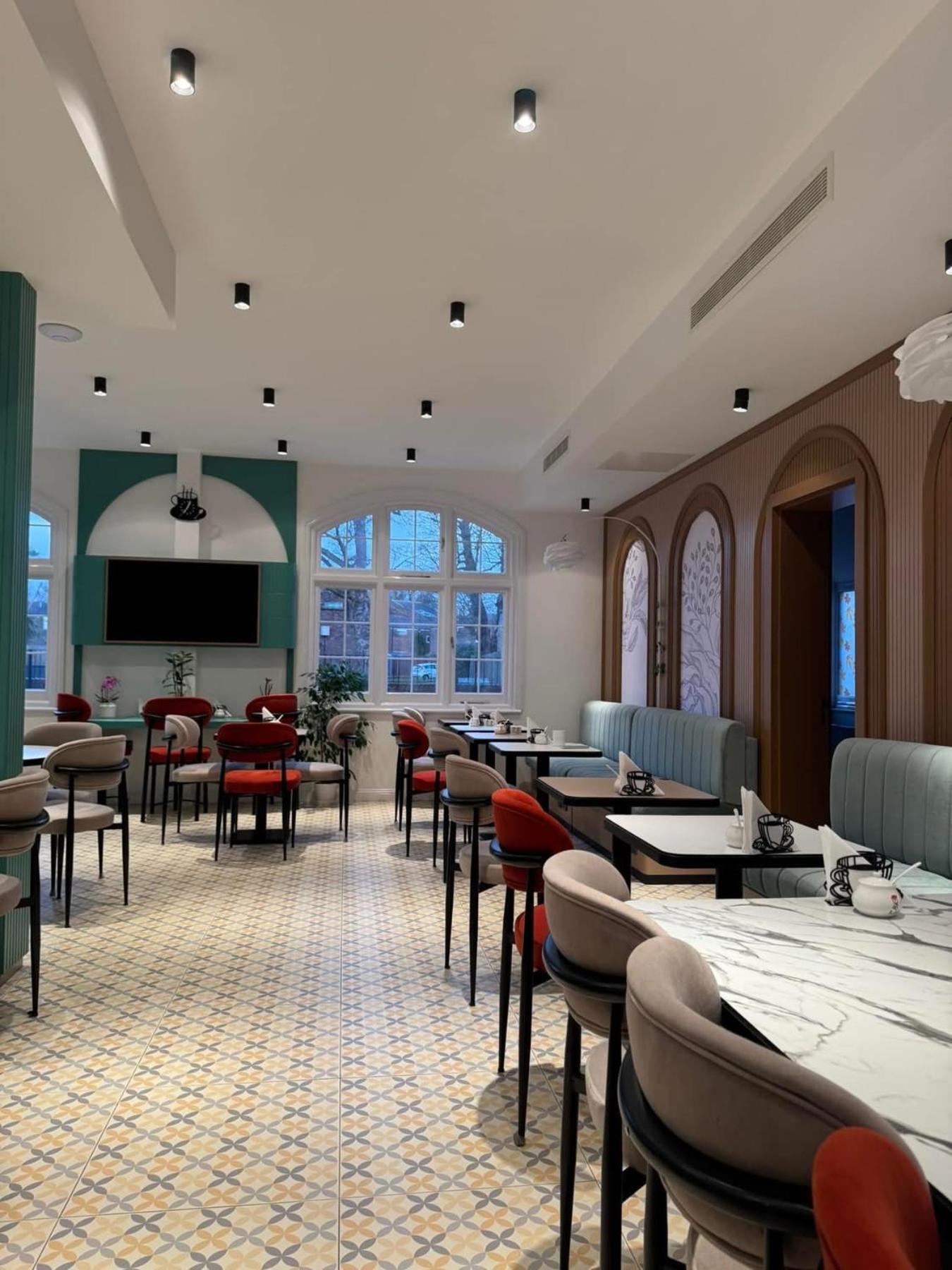 Rosemay Hotel Near London Heathrow Airport เฮส์ ภายนอก รูปภาพ