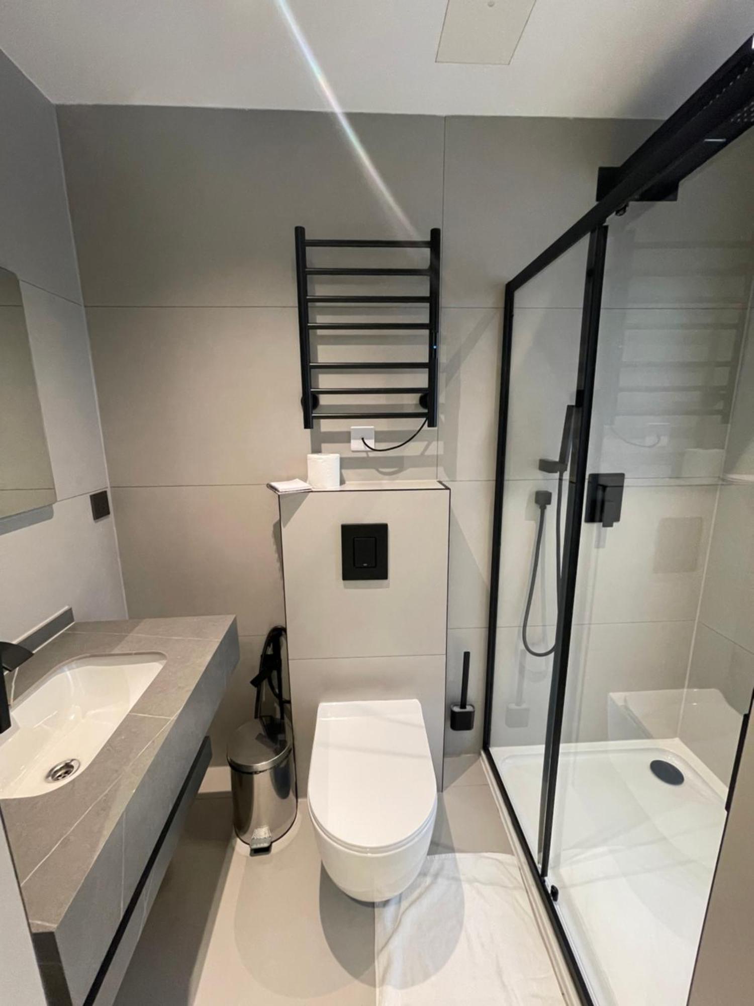 Rosemay Hotel Near London Heathrow Airport เฮส์ ภายนอก รูปภาพ