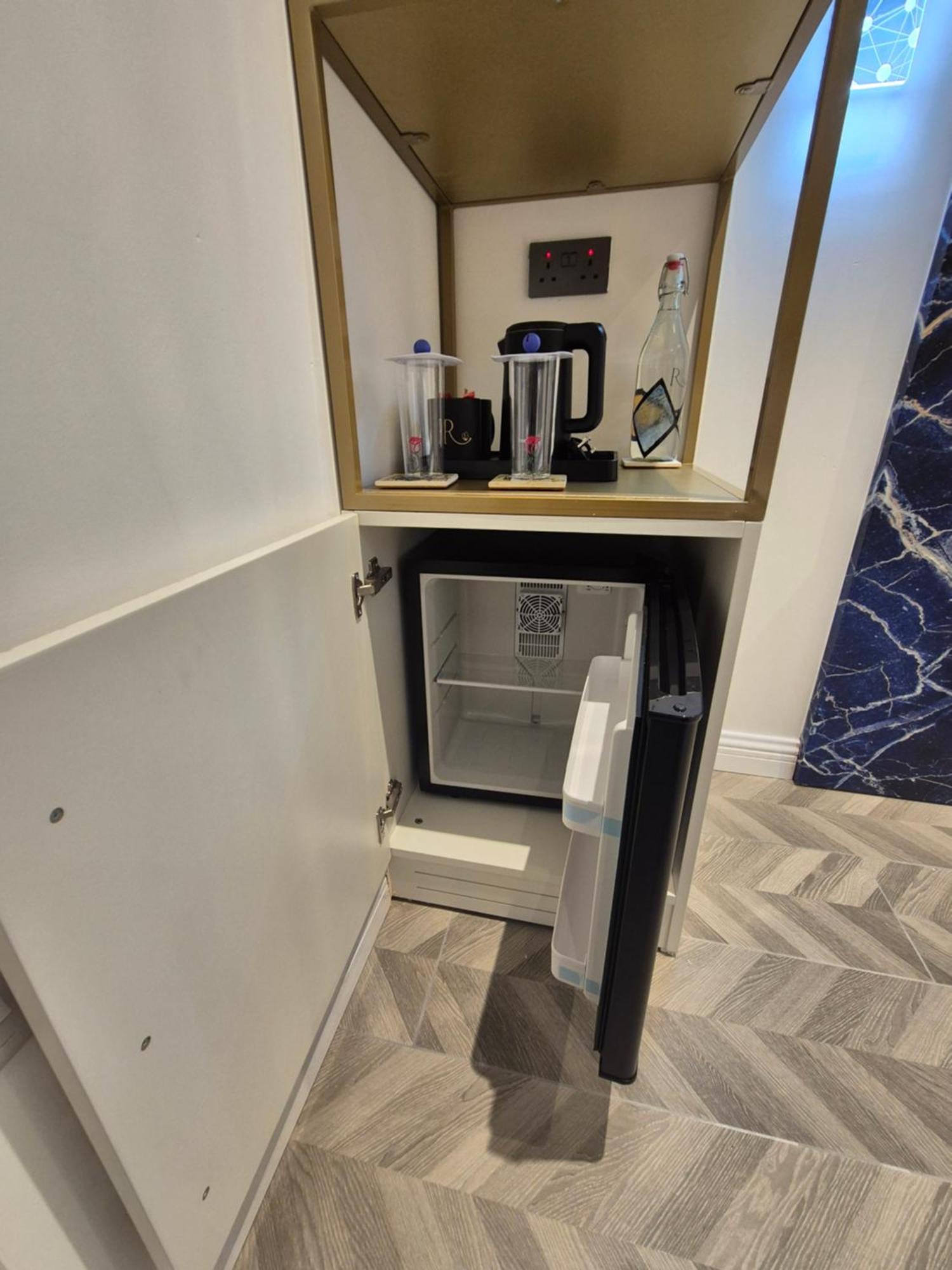 Rosemay Hotel Near London Heathrow Airport เฮส์ ภายนอก รูปภาพ