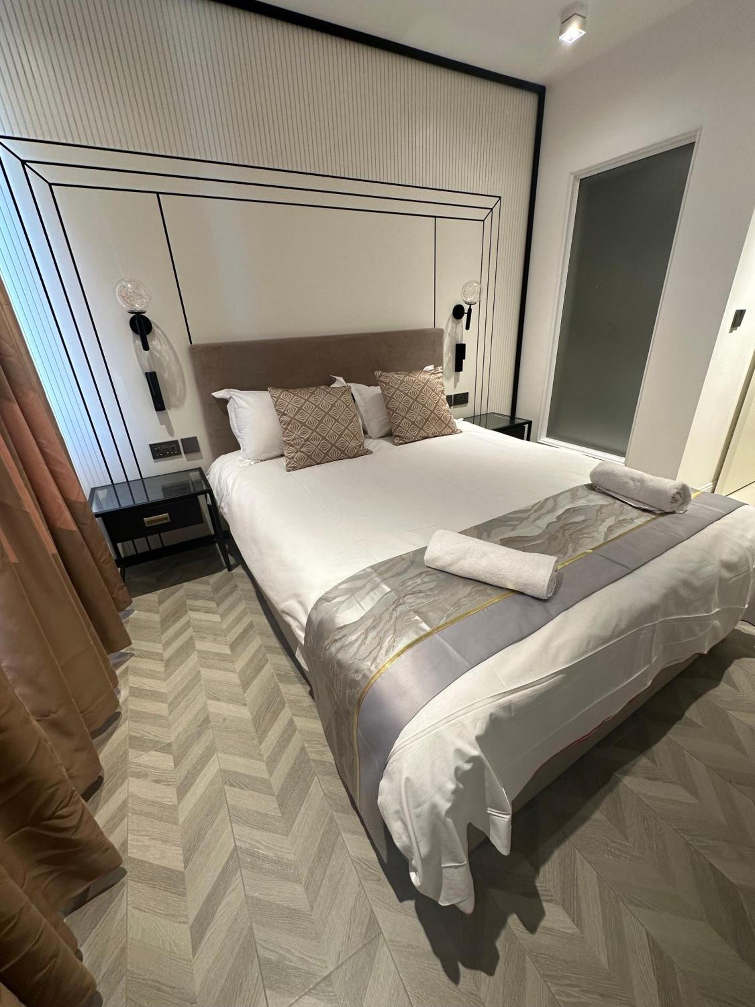 Rosemay Hotel Near London Heathrow Airport เฮส์ ภายนอก รูปภาพ