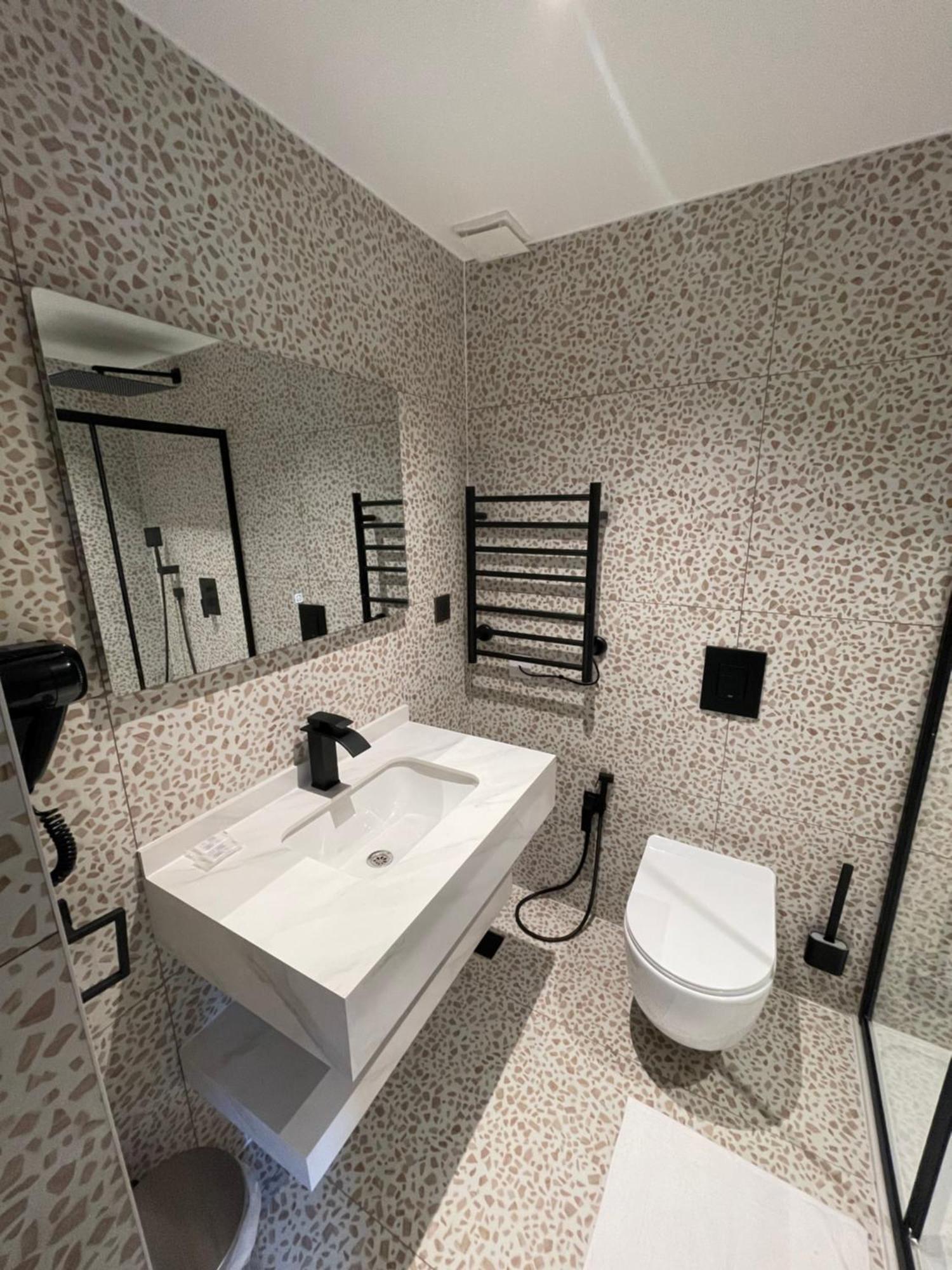 Rosemay Hotel Near London Heathrow Airport เฮส์ ภายนอก รูปภาพ