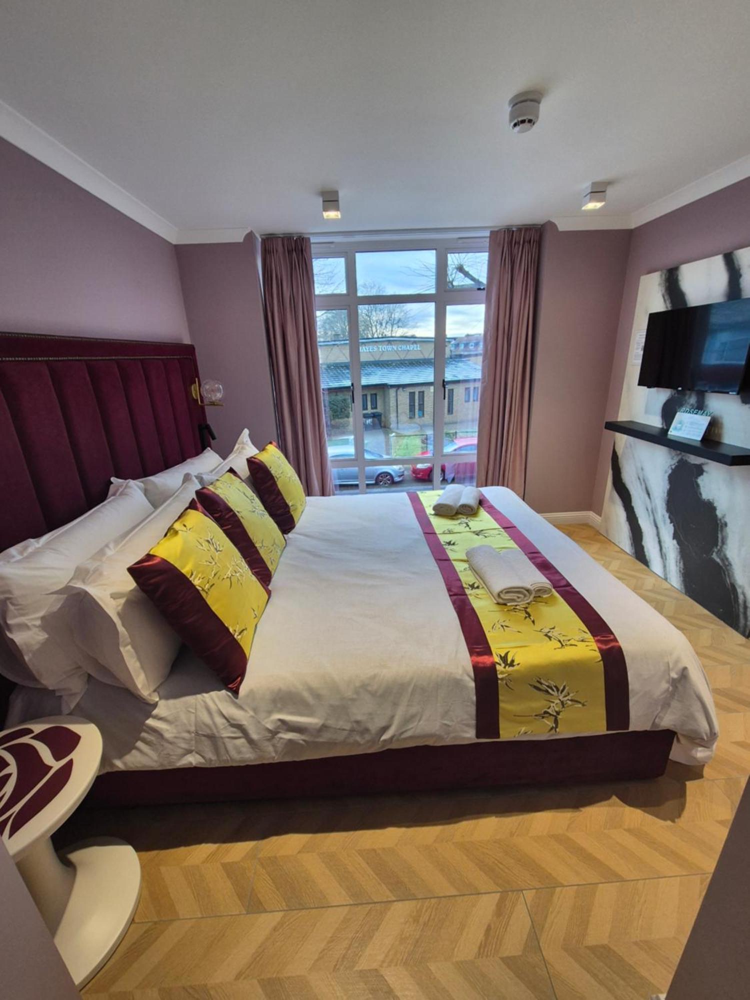 Rosemay Hotel Near London Heathrow Airport เฮส์ ภายนอก รูปภาพ