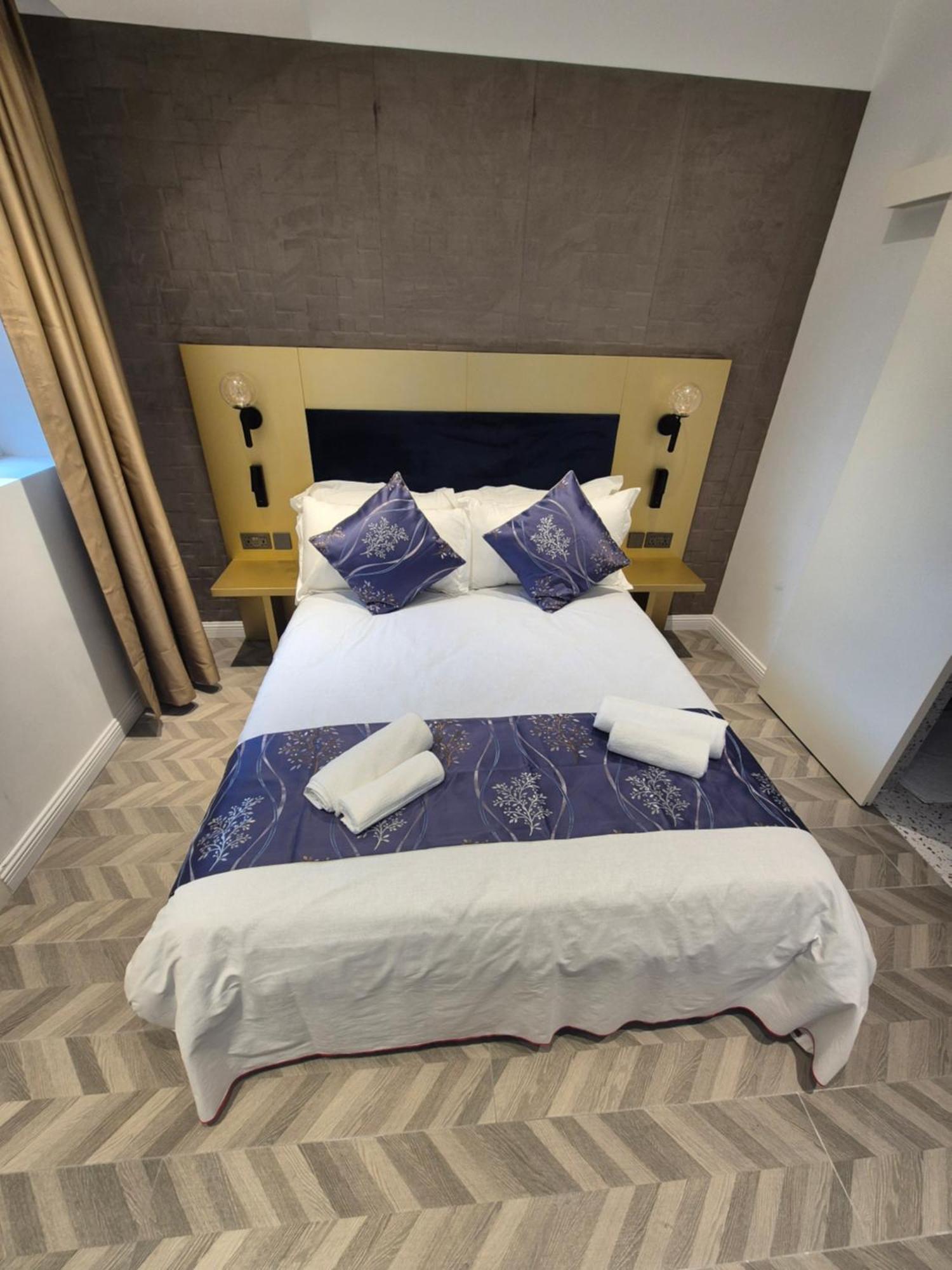 Rosemay Hotel Near London Heathrow Airport เฮส์ ภายนอก รูปภาพ